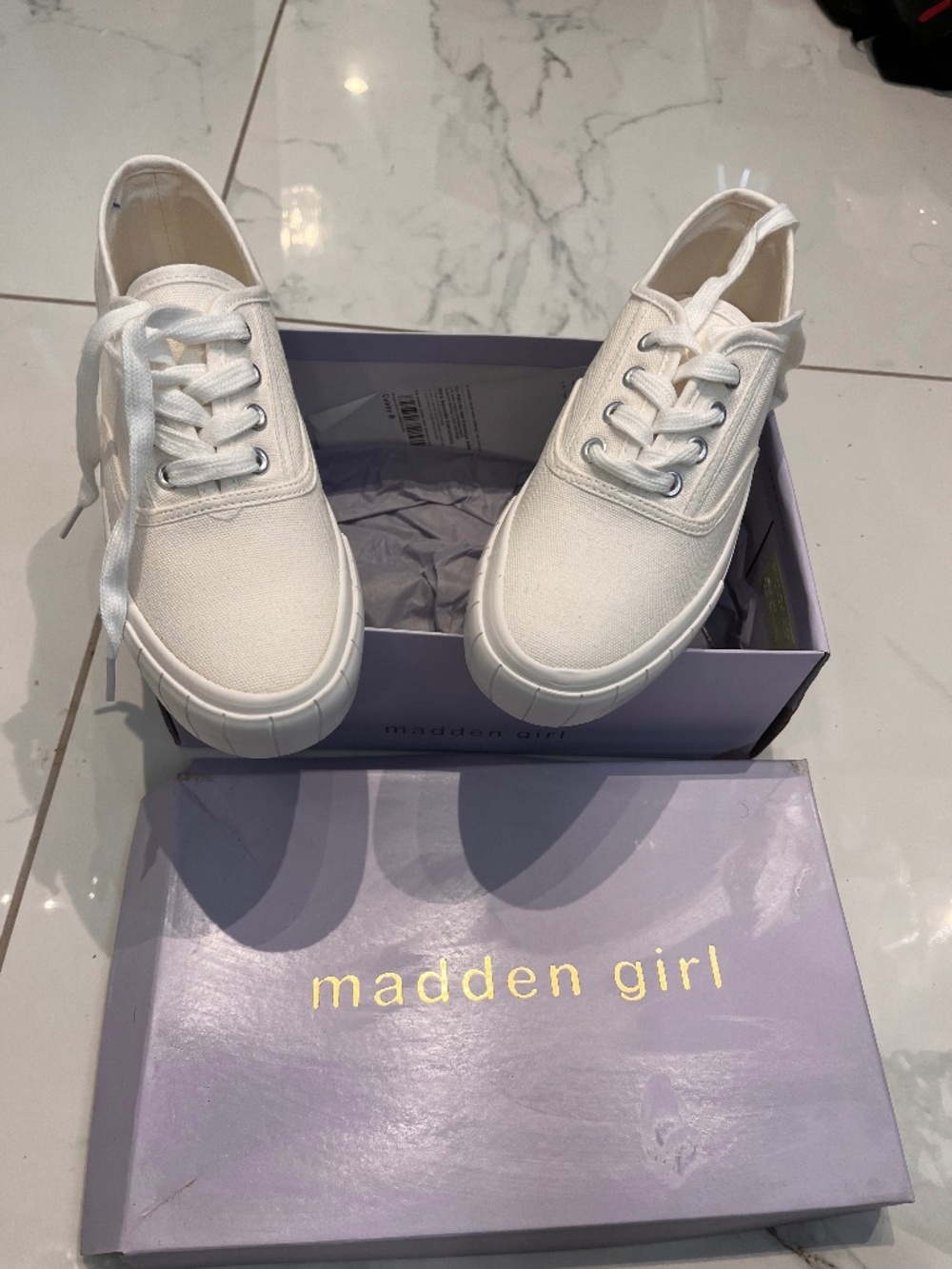 Steve Madden girl white skippies canvas sneakers lace up white rubber soles